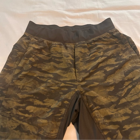 Lululemon T.H.E. Short 9” Linerless - Picture 3 of 11